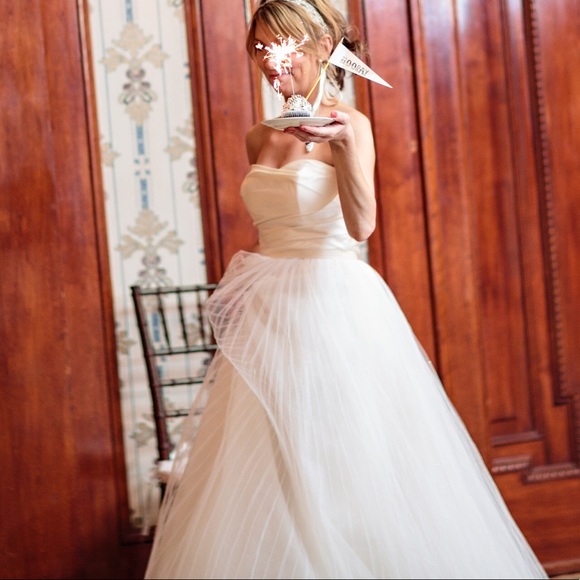 Amsale Calista Wedding Dress - Picture 5 of 7